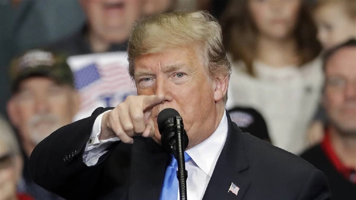 بالفيديو..ترامب يهين صحفيًا ويقوم بتقليده بطريقة ساخرة