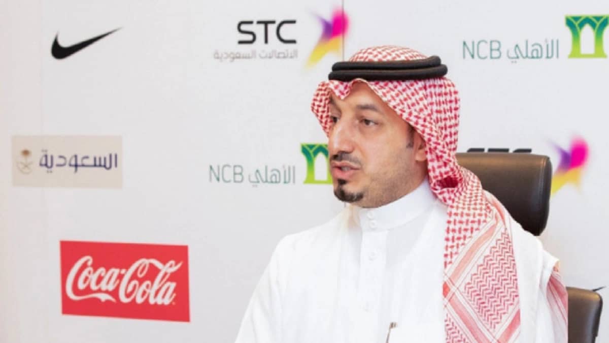 ياسر المسحل يطمئن على نظيره الياباني