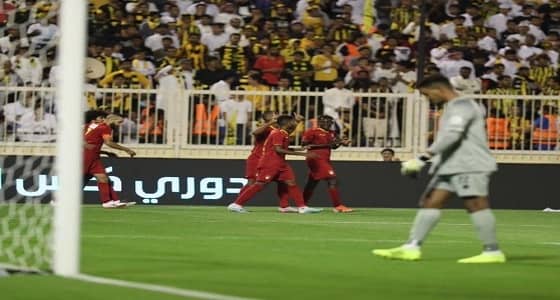 ضمك يتغلب على الاتحاد في أولى مفاجأت الموسم