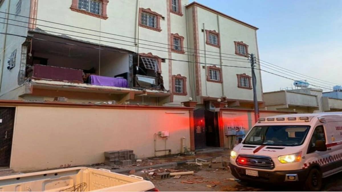 انفجار أسطوانة غاز يهدم الجدران ويصيب أسرة كاملة في نجران