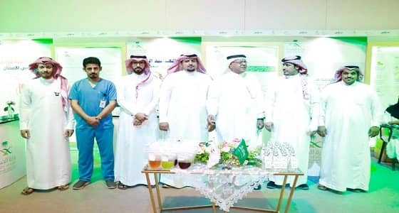 بالصور.. محافظ بيشة يفتتح جناح الصحة في " مهرجان صفري بيشة "