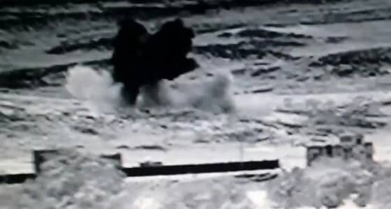 بالفيديو.. مدفعية الجيش اليمني تقصف أوكار الحوثيين في نهم