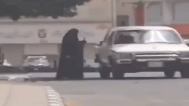 شاهد.. ضبط عدد من المتسولين بمكة المكرمة والمدينة المنورة