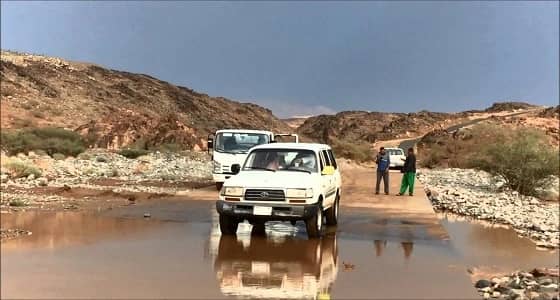 هطول الأمطار على مناطق متفرقة بمكة وانقطاع الكهرباء بـ« الكامل »