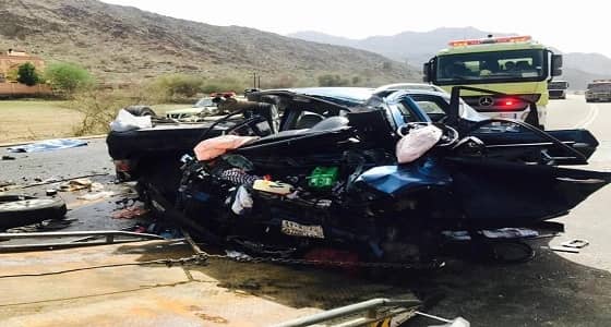 بالصور.. وفيات وإصابات إثر حادث سير بـ " مخواة الباحة "