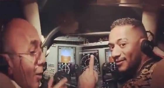 بالفيديو.. الطيار الموقوف يُكذب محمد رمضان ويؤكد: لم أطلب مليم واحد