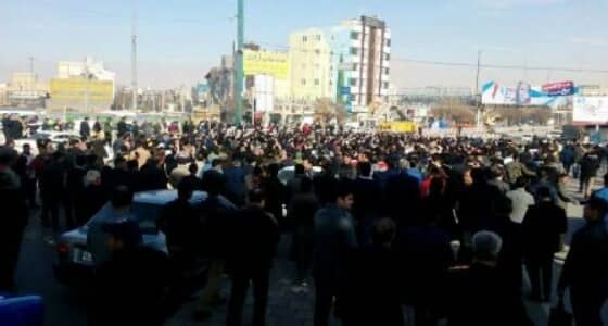 « صور » توثق حملات القمع العنيفة التي ينتهجها النظام الإيراني ضد المتظاهرين