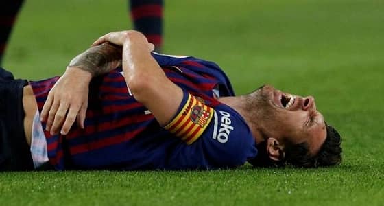 بالصور.. كسر في الذراع ميسي يغيب 3 أسابيع