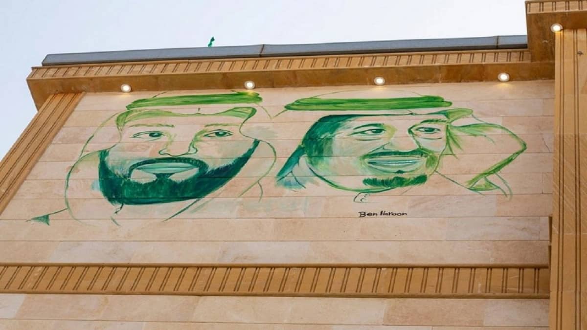 مواطن يستغل واجهات منزله للتوعية ضد كورونا