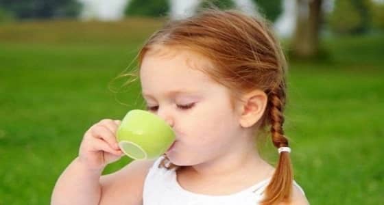 فوائد وأضرار الشاي الأخضر على الأطفال