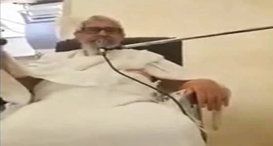 بالفيديو.. " الفوزان " يتأثر بخطبة حج الوداع