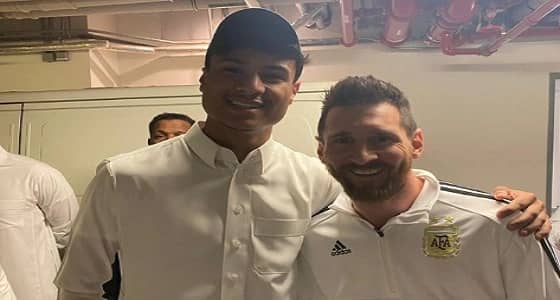 صورة نجل الأمير تركي بن فيصل مع ميسي تثير دهشة الجمهور