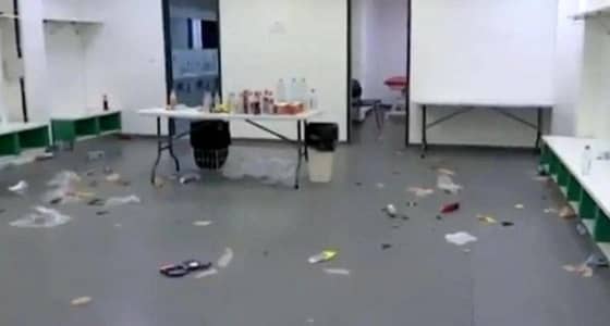 بالفيديو.. غرفة ميسي ورفاقه في حالة مزرية..وانتقادات لاذعة ضدهم