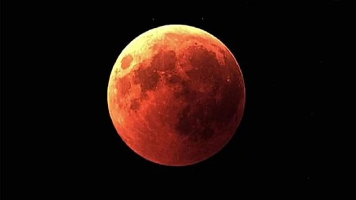 "الحصيني": "الخسوف الكاذب" يزين سماء المملكة غداً