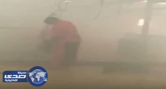 بالفيديو.. أمانة الشرقية تباشر رش عمال لمسلخ بالمبيدات الحشرية