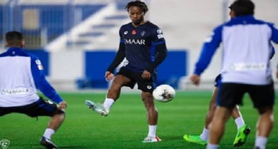 بالصور..الهلال يواصل تدريباته استعدادًا للقاء الفيصلي