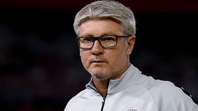 حقيقة تلقي مدرب الوصل عرض لتدريب النصر