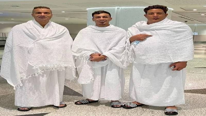 "بيكا" و"شاكوش" بلباس الإحرام استعداد لأداء العمرة