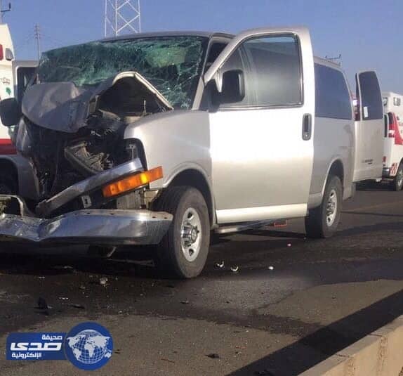 إصابة خمسة معلمات في حادث تصادم على طريق المدينة