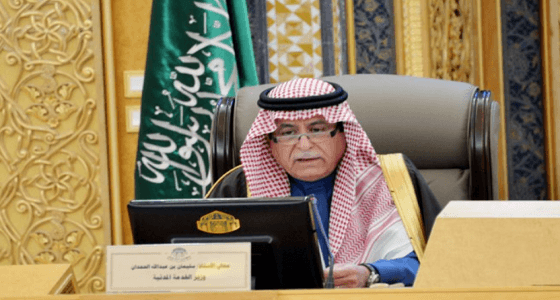 وزير الخدمة المدنية: ارتفاع نسبة المواطنات في وظائف الحكومة إلى 40.3%