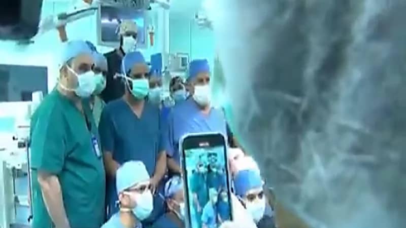 بالفيديو.. نجاح عملية فصل التؤام الطفيلي اليمني في الرياض