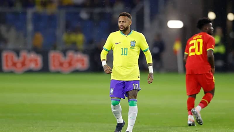 بعد لقاء البرازيل وغانا.. نيمار يثير جدلاً بشأن علاقته بمبابي(فيديو)