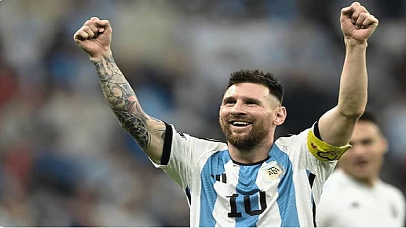 الهلال يتفق مع "ميسي" على التوقيع