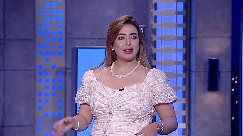 إيقاف مذيعة مصرية بسبب صوتها خلال البرنامج