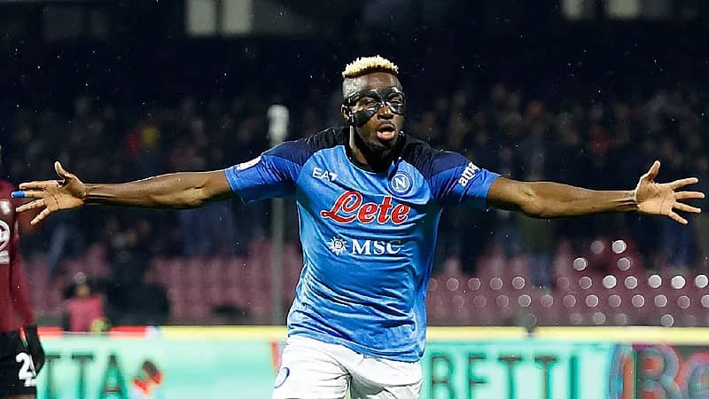 صراع بين مانشستر يونايتد وريال مدريد على أوسيمين