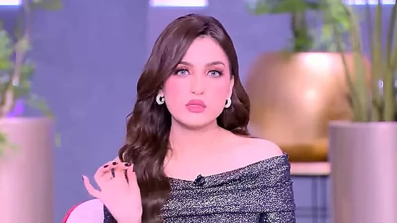 إعلامية مصرية : ماينفعش تكلمي زوجك في التليفون وأنت حافية القدمين (فيديو)
