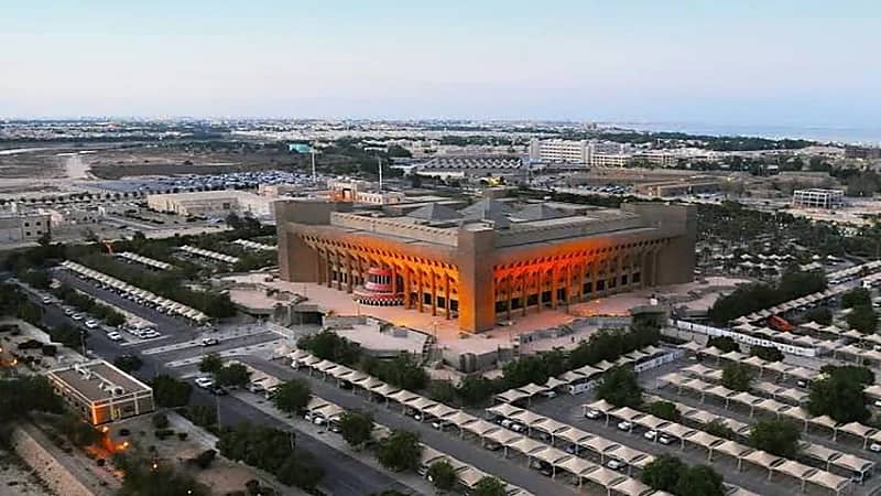 وظائف شاغرة للجنسين لدى الهيئة الملكية