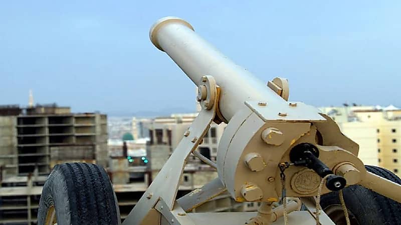 شاهد .. مدفع رمضان قبل 42 عاما بمدينة بلجرشي