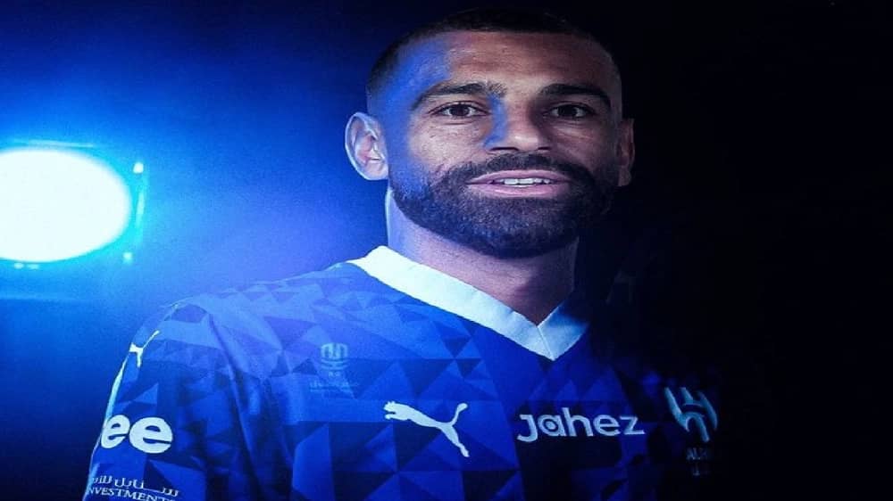 محمد صلاح يقترب من الهلال