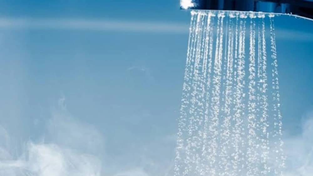 منها الماء الساخن.. طبيبة تكشف أبرز العادات الخاطئة في فصل الشتاء .. فيديو