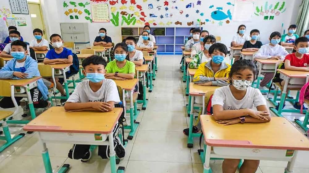 معاقبة معلمة تمنت إصابة طلابها بمرض