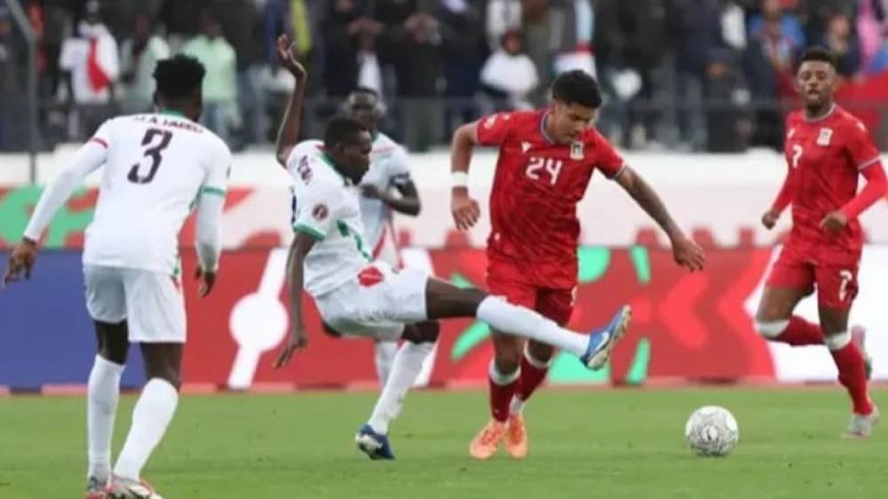 كاف يوقف لاعبي غينيا الاستوائية لإهانة ميسي أمام السودان