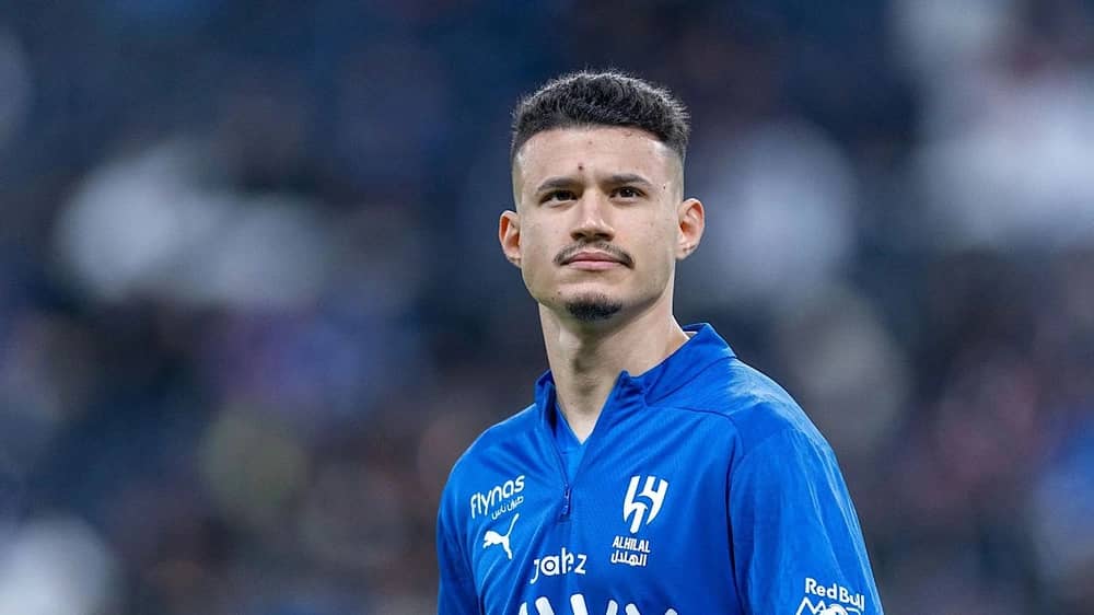 مستشار قانوني:يمكن للنصر تسجيل الحمدان بعد شراء الفترة المتبقية لعقده..فيديو