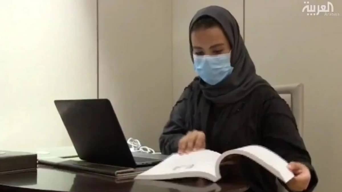 بالفيديو.. «مبتعثة» تكشف كيفية التعامل معها عند وصولها إلى الرياض