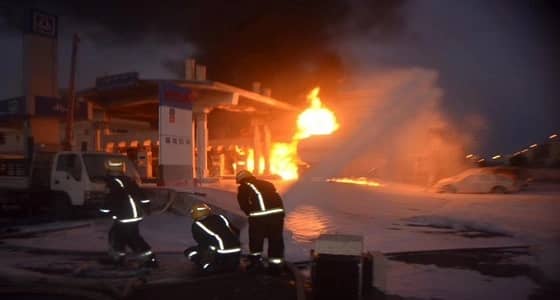 إخماد حريق هائل في محطة وقود بالمروج وتضرر عدد من المركبات
