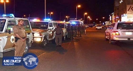 الإطاحة بسيدة أعمال وسائق حاولا تهريب 15 مليون ريال لخارج المملكة