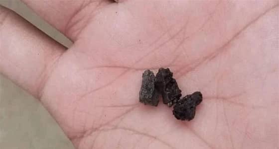 بالفيديو.. سر سقوط حجارة من السماء كالأمطار على سكان بلدة