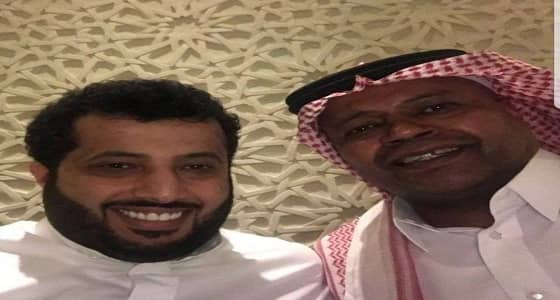 ما قصرت مع الجميع..العويران يعلق على مفاجأة تركي آل الشيخ له