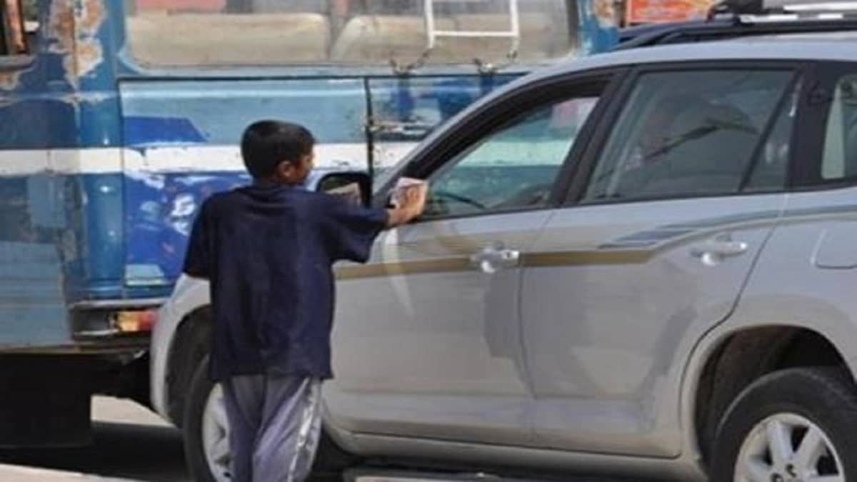 عصابة «أمهات» تؤجرن أطفالهن للتسول بالشوارع !