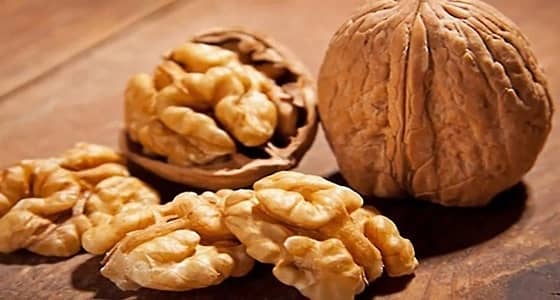 دراسة تكشف ما يحدث لجسم الإنسان بعد تناول 7 حبات من الجوز يوميا لمدة 4 أيام