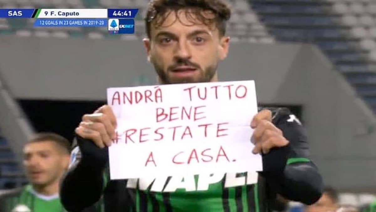 لاعب ساسولو الإيطالي للجماهير: " ابقوا في المنزل "