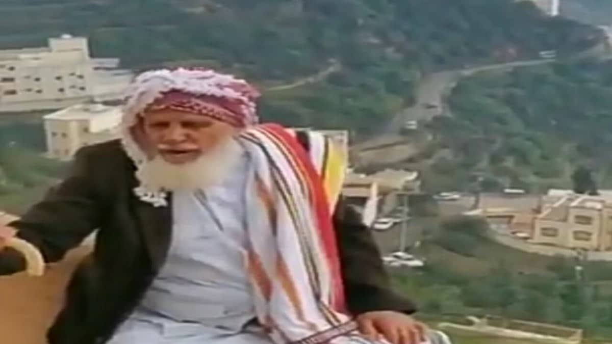 بالفيديو.. مواطن:" هذا ليس منع تجول ولكن استراحة بين أهلنا وأولادنا "