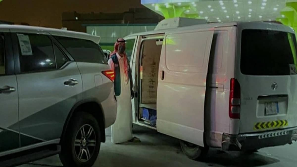 بالصور.. الجهات الأمنية تتوصل لسائق المركبة الذي عبأ كميات من الأرز بالمزاحمية