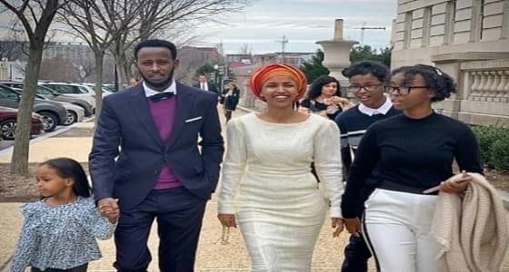 بالصور.. الكشف عن حقيقة زواج نائبة الكونجرس الأمريكي المسلمة من شقيقها وآخر