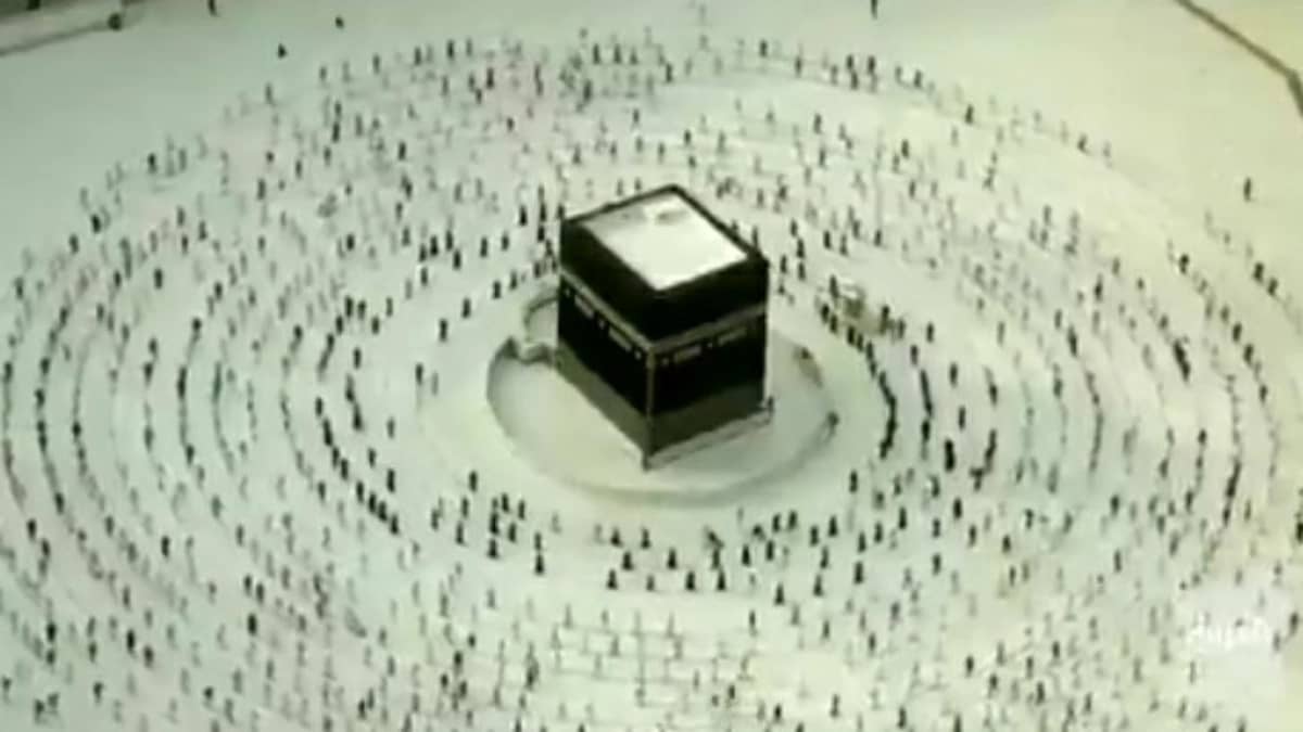 شاهد.. لقطات من تأدية الحجاج لطواف الوداع في ختام مناسك الحج