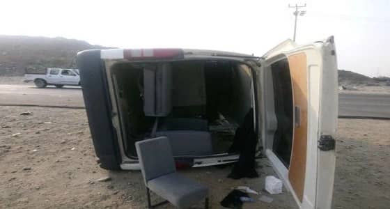 مصرع وإصابة 8 معلمات في حادث تصادم على طريق " الليث – غميقة "
